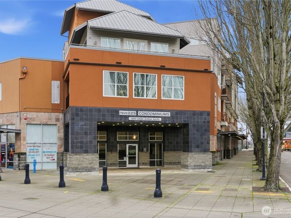 225 Logan Avenue S 319, Renton WA 98057