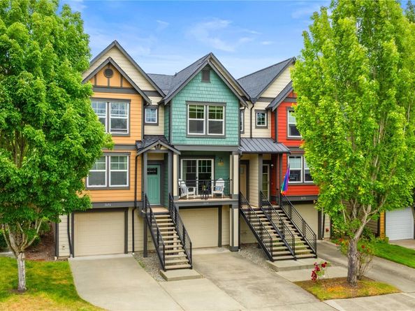 2674 SW Sylvan Heights Dr, Seattle WA 98106