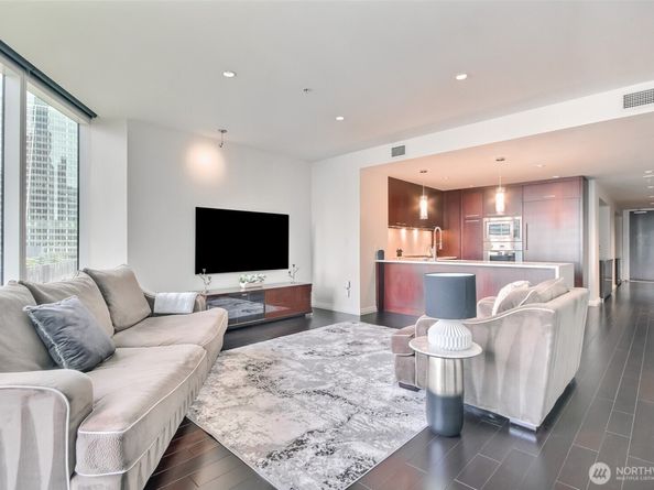 10700 NE 4th Street 1006, Bellevue WA 98004