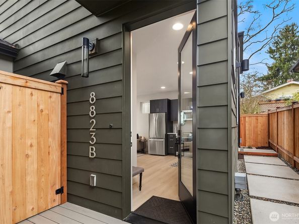 8823 Ashworth Avenue N B, Seattle WA 98103