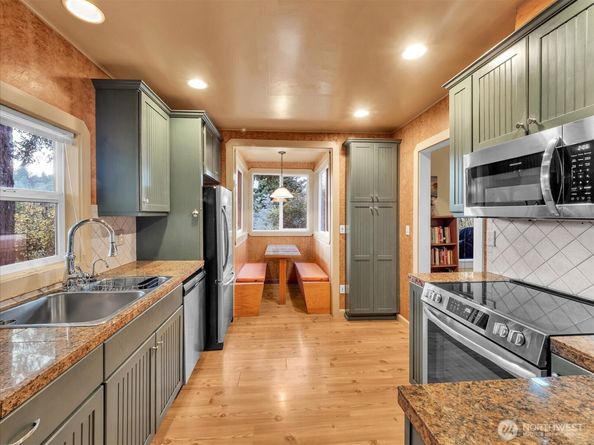 10314 20th Avenue NE, Seattle WA 98125