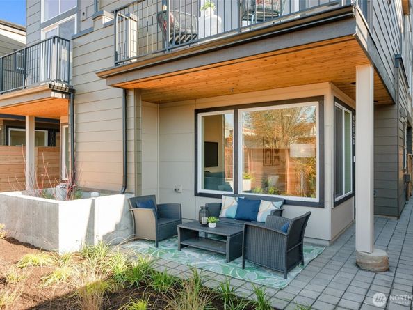 9223 B Densmore Avenue N, Seattle WA 98103