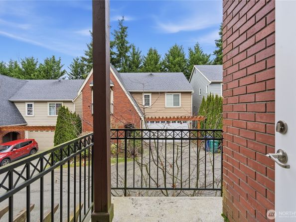 12325 NE 86th Way, Kirkland WA 98033