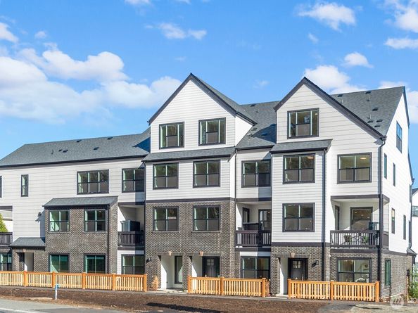 720 Newport Way NW, Issaquah WA 98027