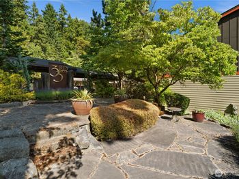 11058 NE 33rd Place