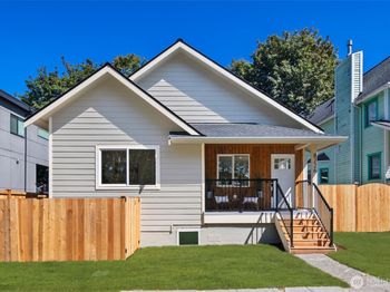 8226 Meridian Avenue N