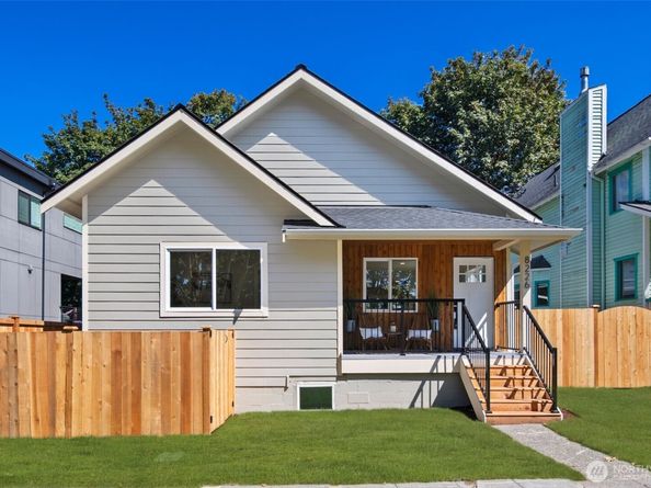 8226 Meridian Avenue N, Seattle WA 98103