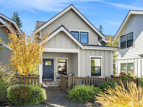 22773 SE 14th Court 10, Sammamish WA 98075