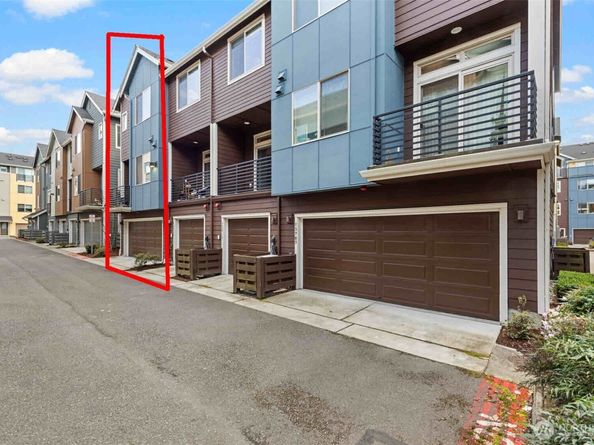 15729 NE 14th Aly, Bellevue WA 98008