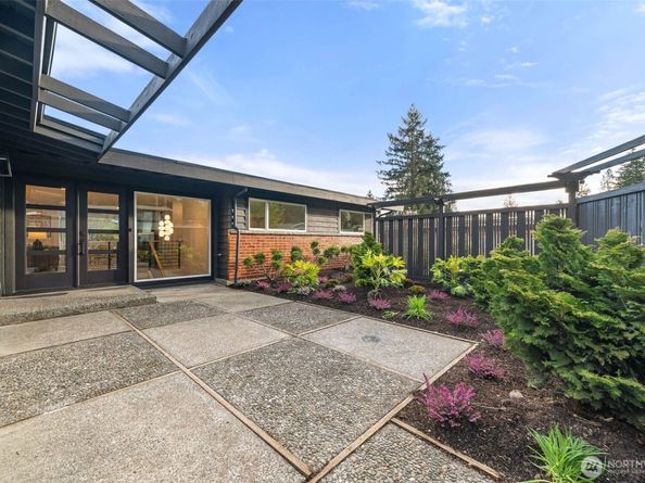 16807 NE 6TH Place, Bellevue WA 98008