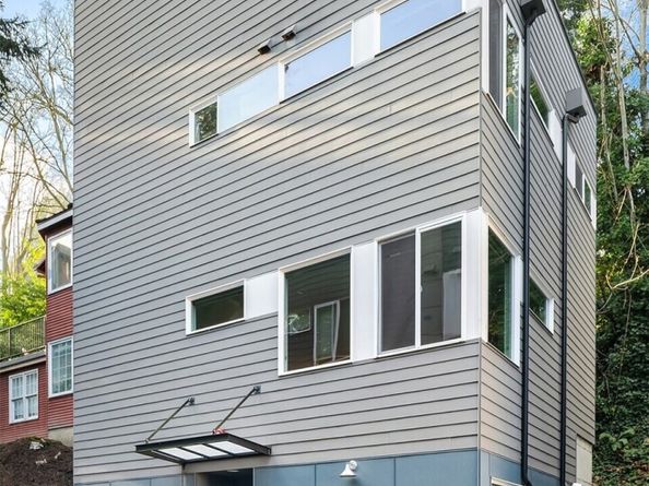 2617 3rd Avenue W, Seattle WA 98119