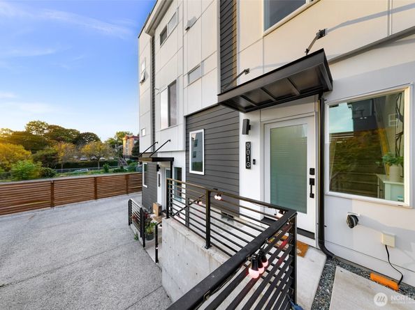 901 28th Avenue S G, Seattle WA 98144