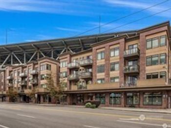 3217 Eastlake Avenue E