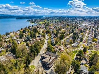 2809 1/2 Mount Rainier Drive S