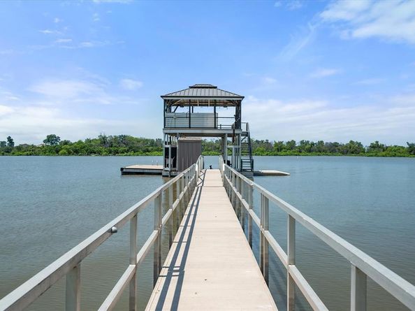 6412  Preferred Drive , Fort Worth Texas 76179