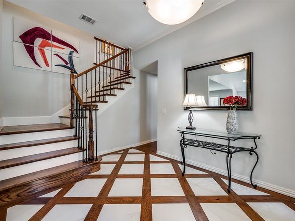 1113  Derbyshire Lane , Carrollton Texas 75007