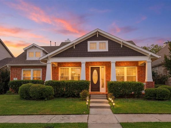 1744  Ivy Lane , Carrollton Texas 75007