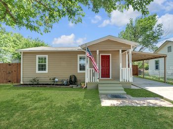 823  Ronald Street 