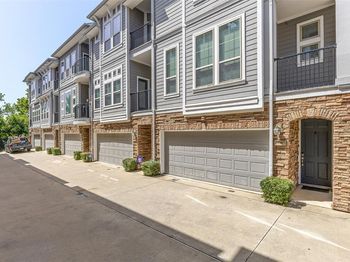 2326  Stutz Drive 