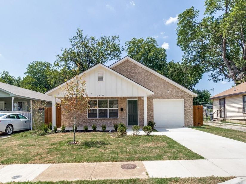 3327  Garden Lane , Dallas Texas 75215