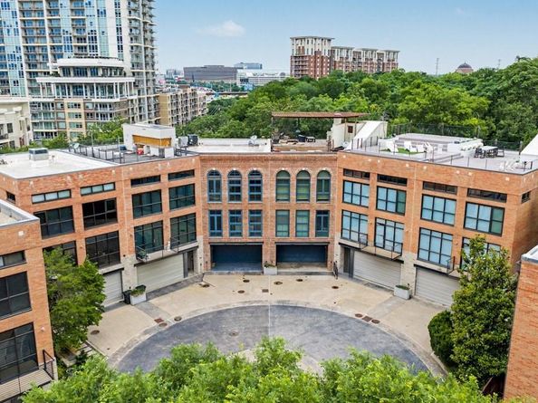 2927  Magnolia Hill Court , Dallas Texas 75201