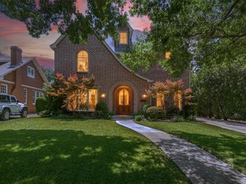 6122  Bryan Parkway 
