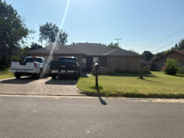 909  Cottonwood Trail , Benbrook Texas 76126