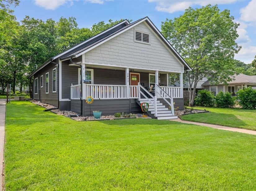 2832  Forest Avenue , Fort Worth Texas 76112