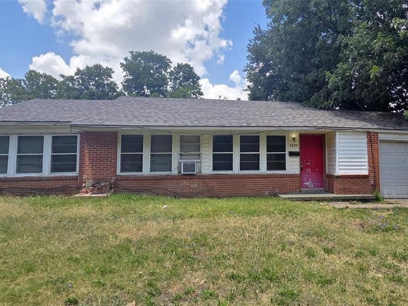 2657  Canberra Street , Dallas Texas 75224