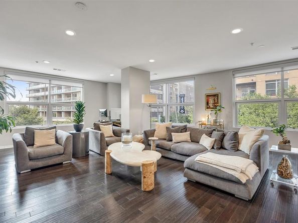 2323 N Houston Street  202, Dallas Texas 75219