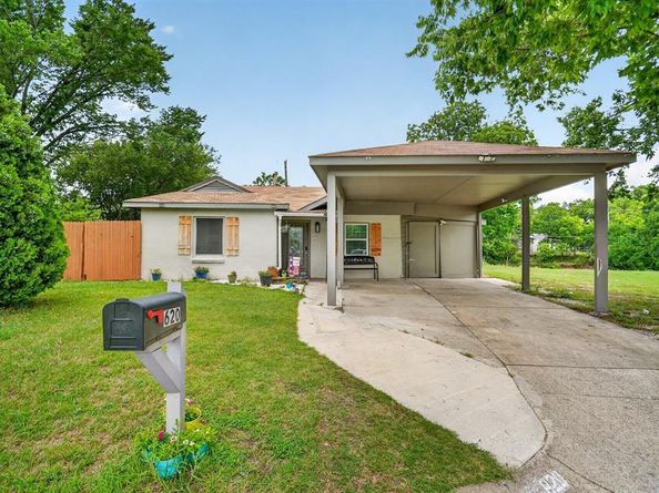 620 S Redford Lane , White Settlement Texas 76108