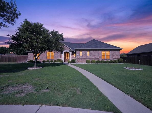 732  Forest Creek , DeSoto Texas 75115
