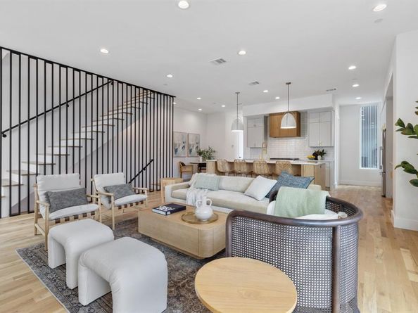 4330  Dickason Avenue  102, Dallas Texas 75219