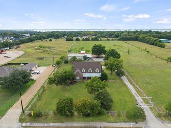 1305  Laurence Drive 