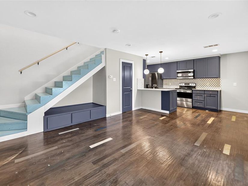 12834  Midway Road  2109, Dallas Texas 75244