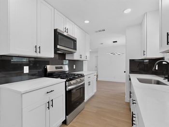 808  Lilac Drive 