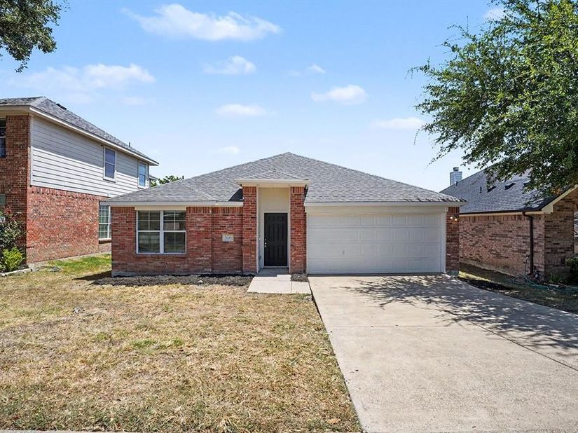 2640  Pioneer Bluffs Road , Balch Springs Texas 75181