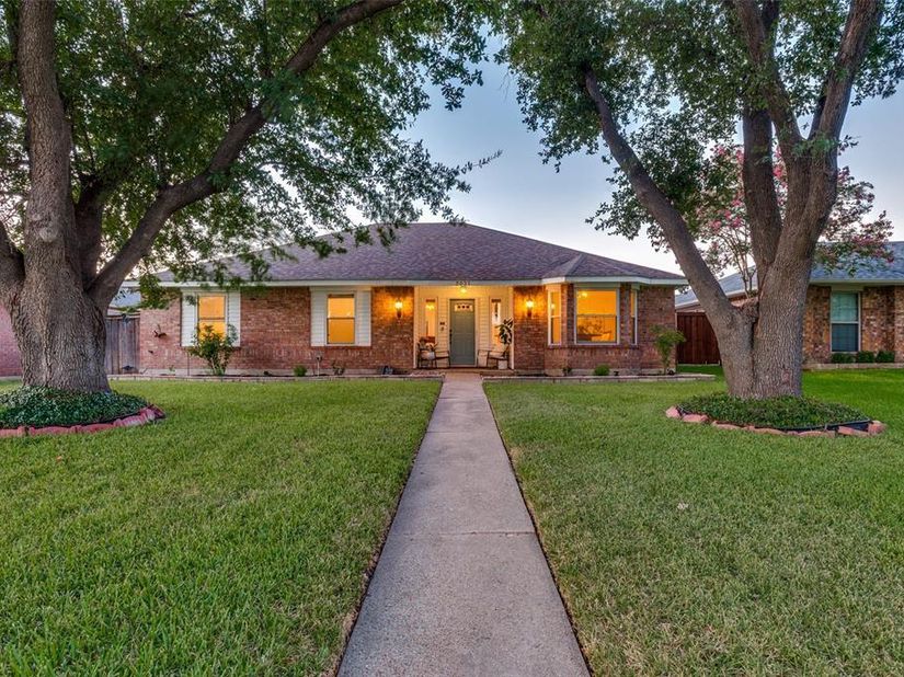 2021  Clearwater Trail , Carrollton Texas 75010
