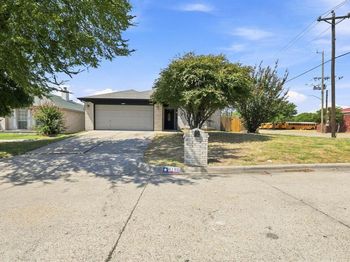 8195  Waterside Trail 