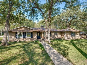 521  Greenbriar Lane 
