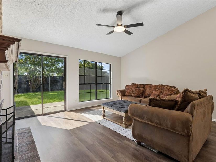 1805  Creekside Court , Garland Texas 75040