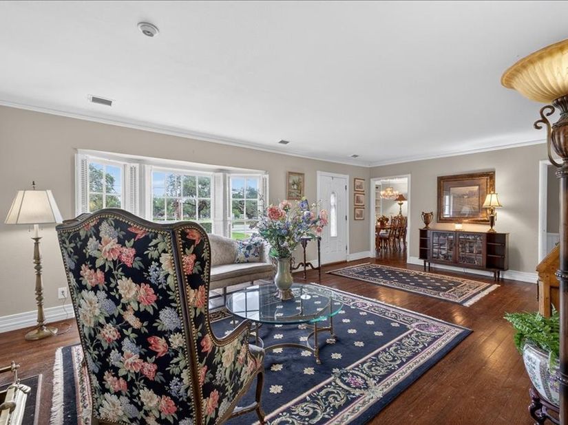 3505  White Settlement Road , Fort Worth Texas 76107