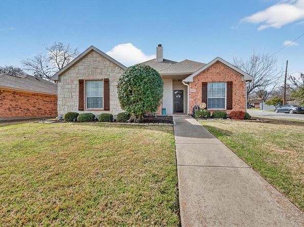 2700  Pollard Street , Fort Worth Texas 76112