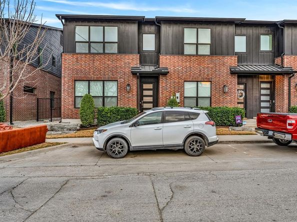 2825  Stanley Avenue , Fort Worth Texas 76110