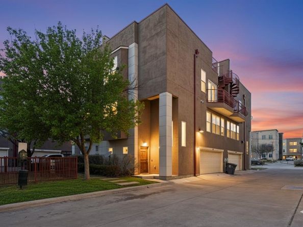 1511  Bluff Ridge Way , Dallas Texas 75206