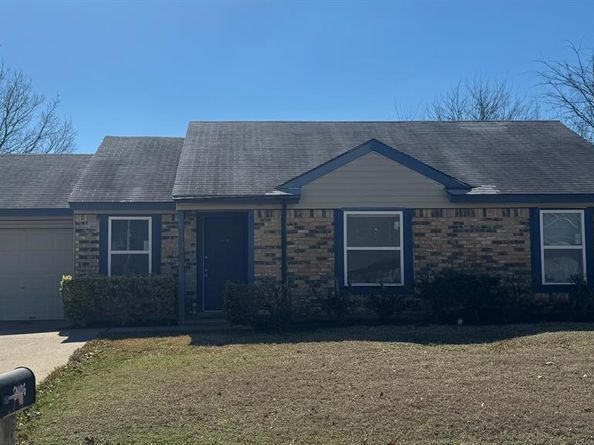 2406  Villanova Street , Arlington Texas 76018