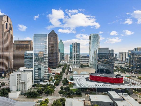 1717  Arts Plaza   2107, Dallas Texas 75201