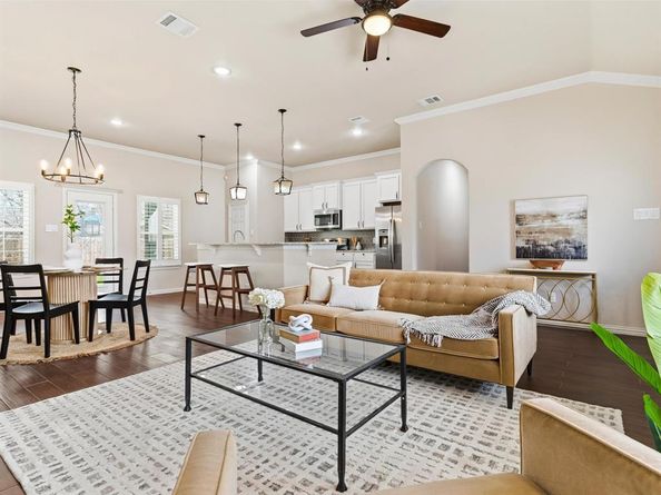 1310  Yale Street , River Oaks Texas 76114