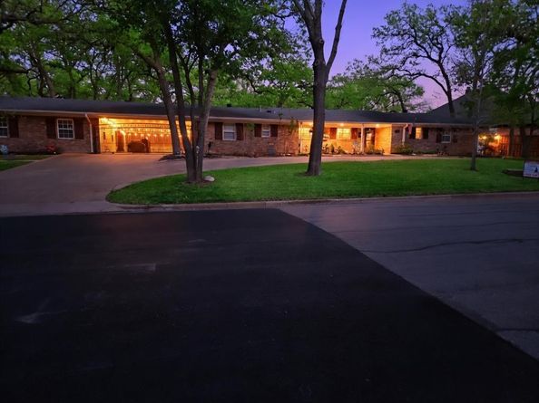 713  Ross Trail , Arlington Texas 76012
