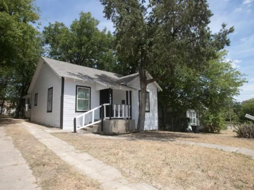1527  Padgitt Avenue , Dallas Texas 75203